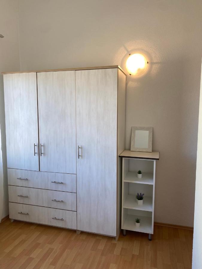 Apartments Lolo Привлака Екстериор снимка