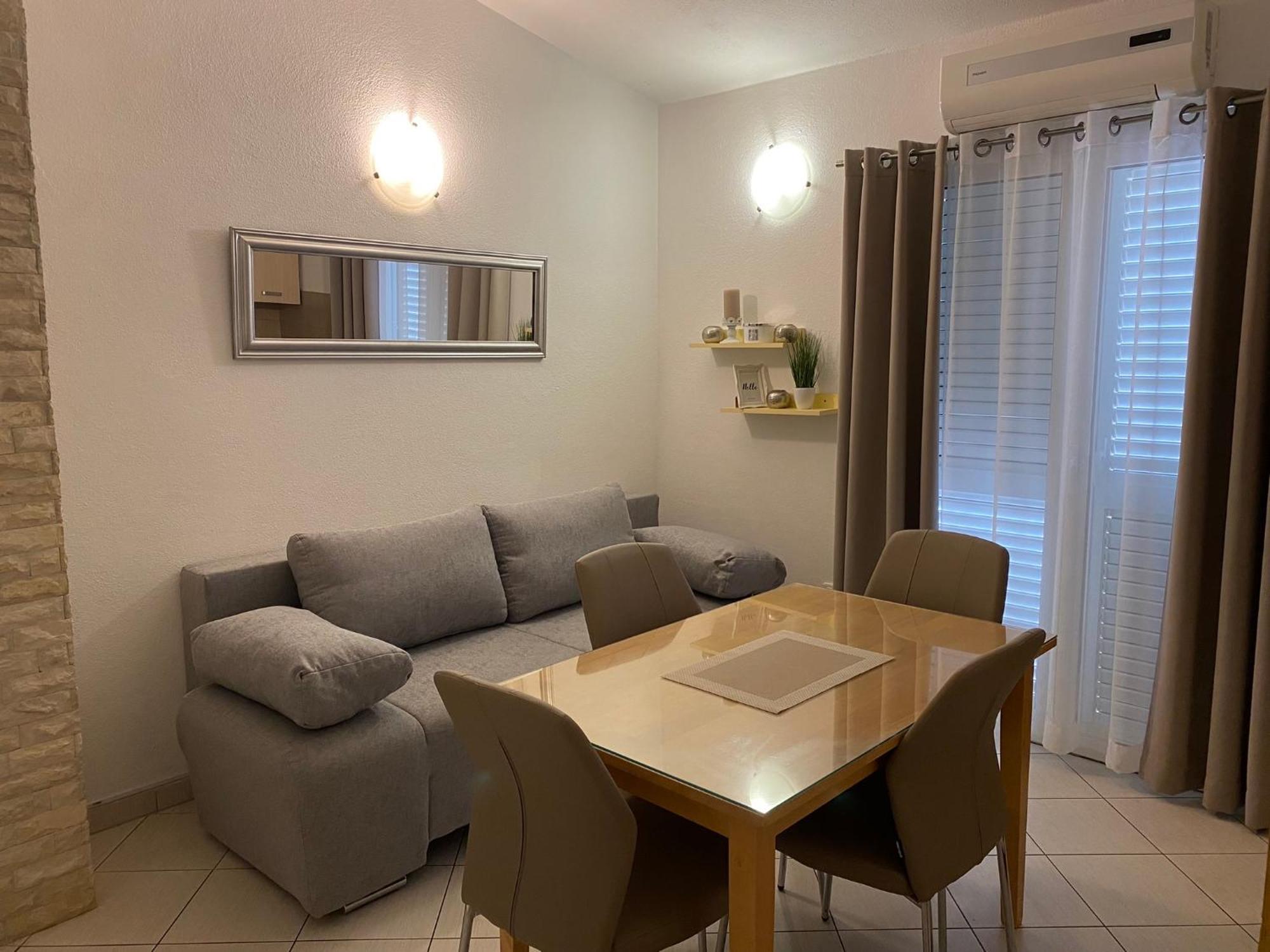 Apartments Lolo Привлака Екстериор снимка