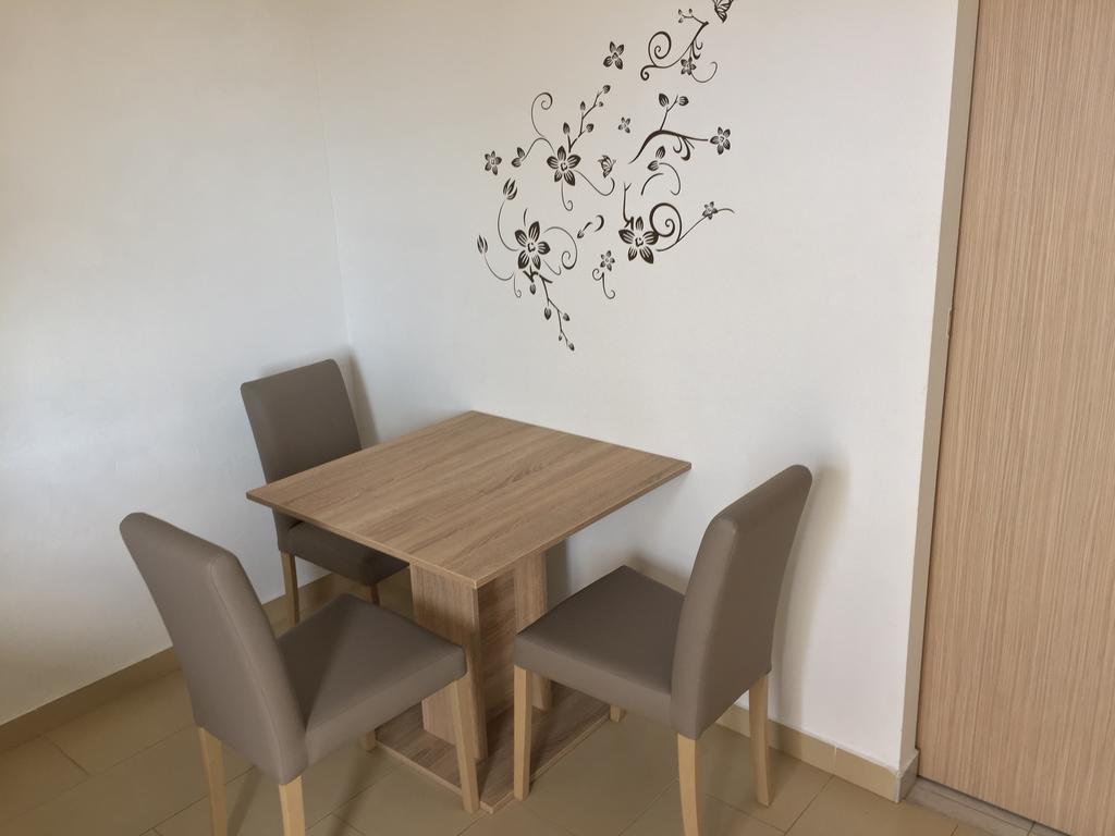 Apartments Lolo Привлака Екстериор снимка